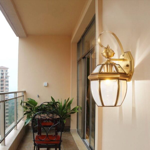 The Classic Coach Wall Lamp - Image 3